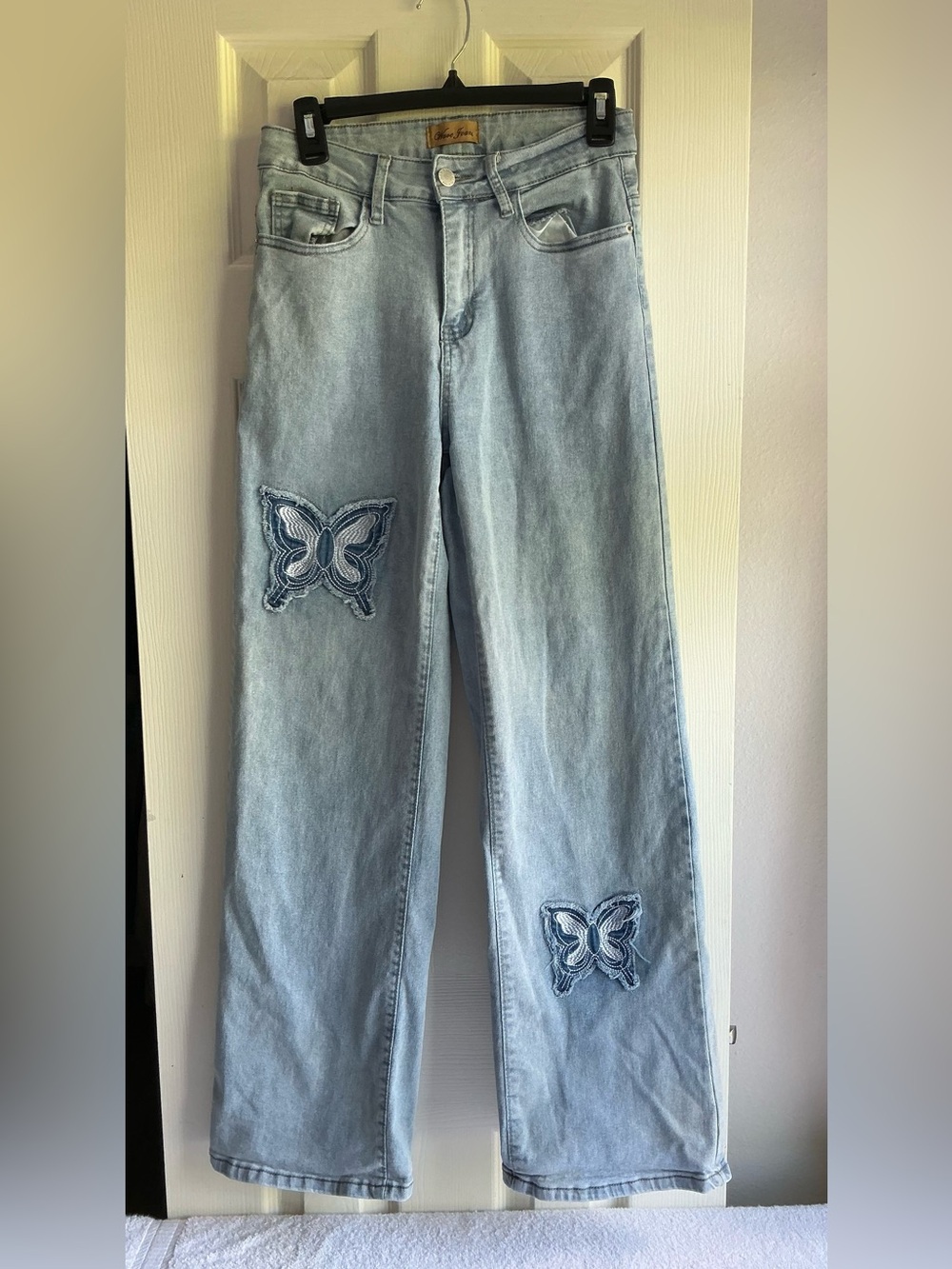 Wave Jeans Light Wash Wide-Leg Jeans with Butterfly Patch Details